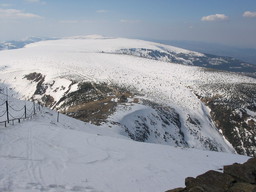 Widok ze Śnieżki na Karkonosze