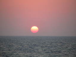 Zachód słońca na morzu