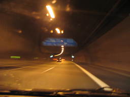 Tunel na autostradzie