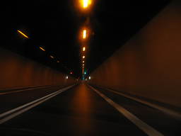 Tunel o świcie