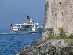 Statek i zamek Chillon