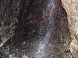 Podziemny wodospad w kopalni złota