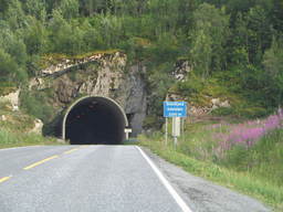 Tunel Glomfjord na Szlaku Wybrzeża