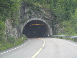 Tunel Bergs przy drodze numer 5