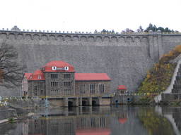 Zapora na jeziorze Pilchowickim