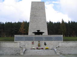 Pomnik w obozie Gross-Rosen