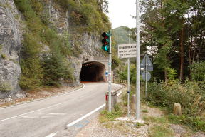 Tunel do tamy Vajont