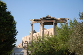 Brama Hadriana i Akropol