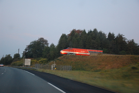 Pomnik TGV niedaleko Mulhouse