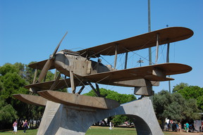 Pomnik samolotu w Lizbonie