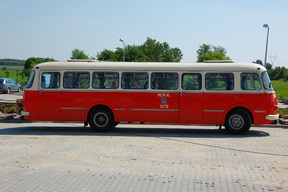 Ogórek (Jelcz 043 1679) na parkingu ZZO.