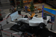 Symulator bolidu F1 w Poznań Plaza.