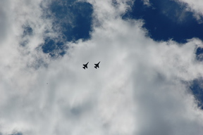 Dwa F-16 na niebie.