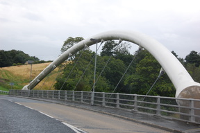 Most obok skrzyżowania dróg A1068/B1339