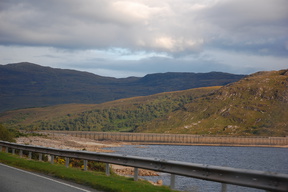 Zapora na jeziorze Loch Cluanie