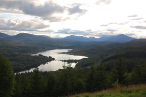 Punkt widokowy nad jeziorem Loch Garry