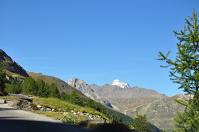 Droga D902 z Val dIsere na przełęcz Iseran