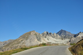 Droga D902 z Val dIsere na przełęcz Iseran